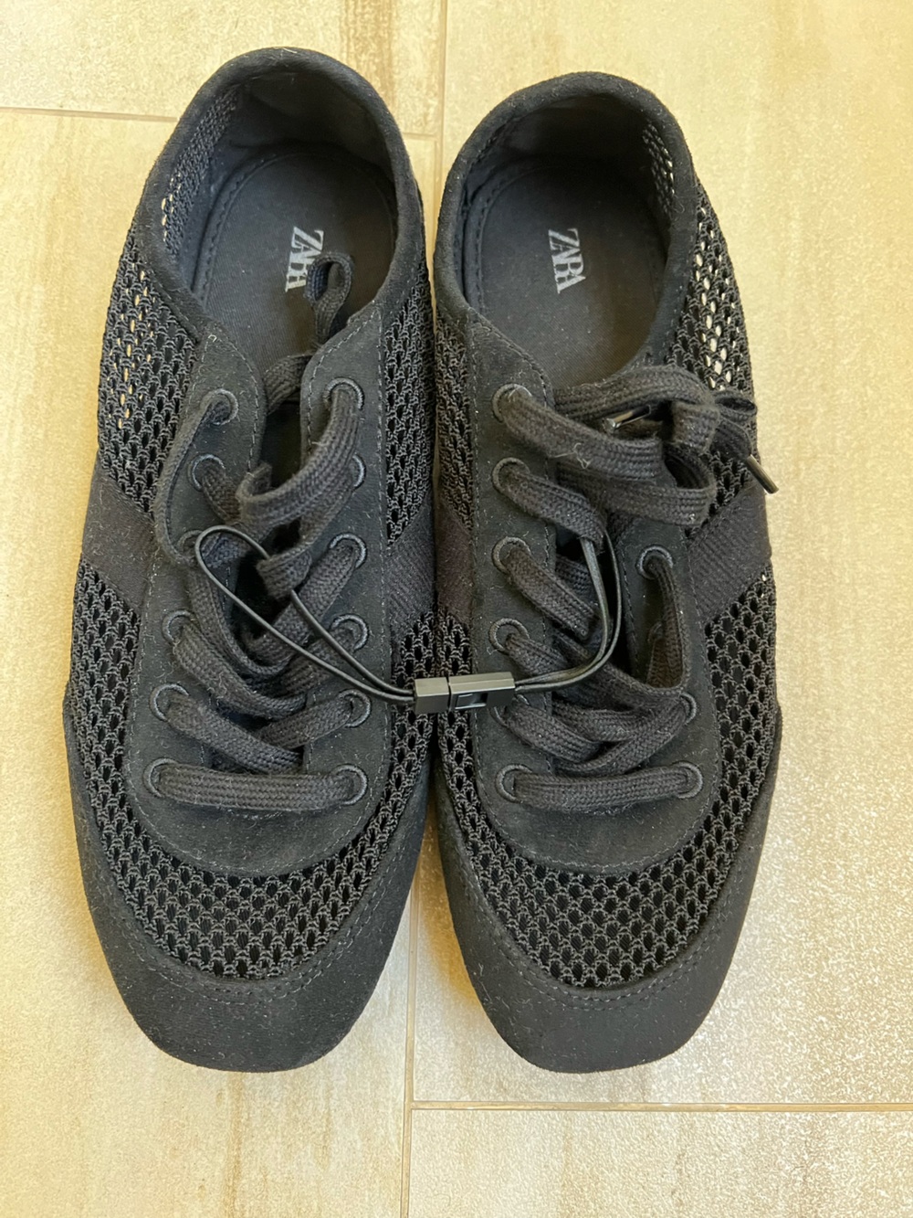 Zara Black Knit Lace-Up Sneakers Sneakerina